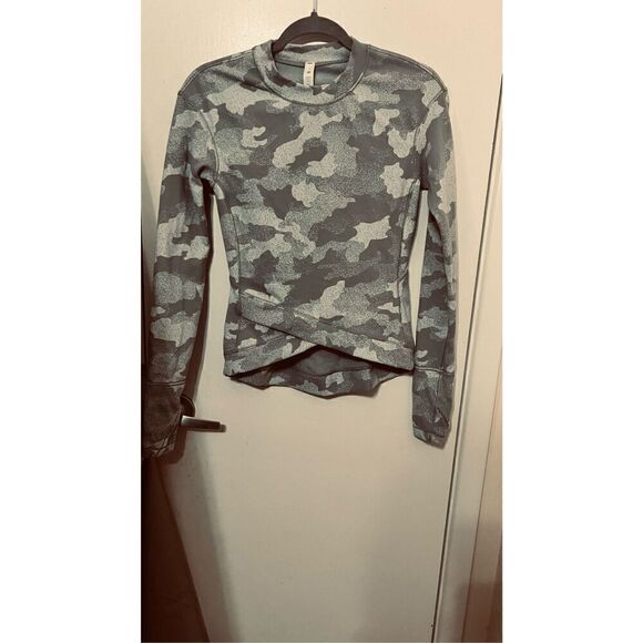 Lululemon Close To Crossing Gray Camouflage Long Sleeve Top Size 4 (B) - Picture 4 of 13